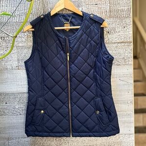 Sacoor Brothers | Lightweight Quilted Vest with Gold Accents - Women's S/M, Navy